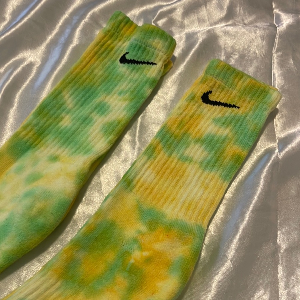 UNISEX Custom tie-dyed green and yellow Nike socks